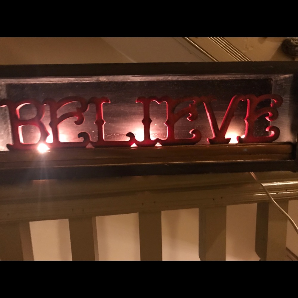 Christmas “Believe” Light Up Sign Decor